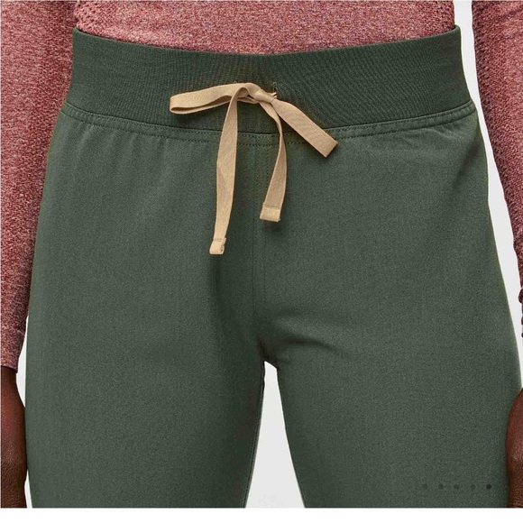 FIGS Livingston Basic Scrub Pants in Moss Colour size XS - Picture 3 of 7
